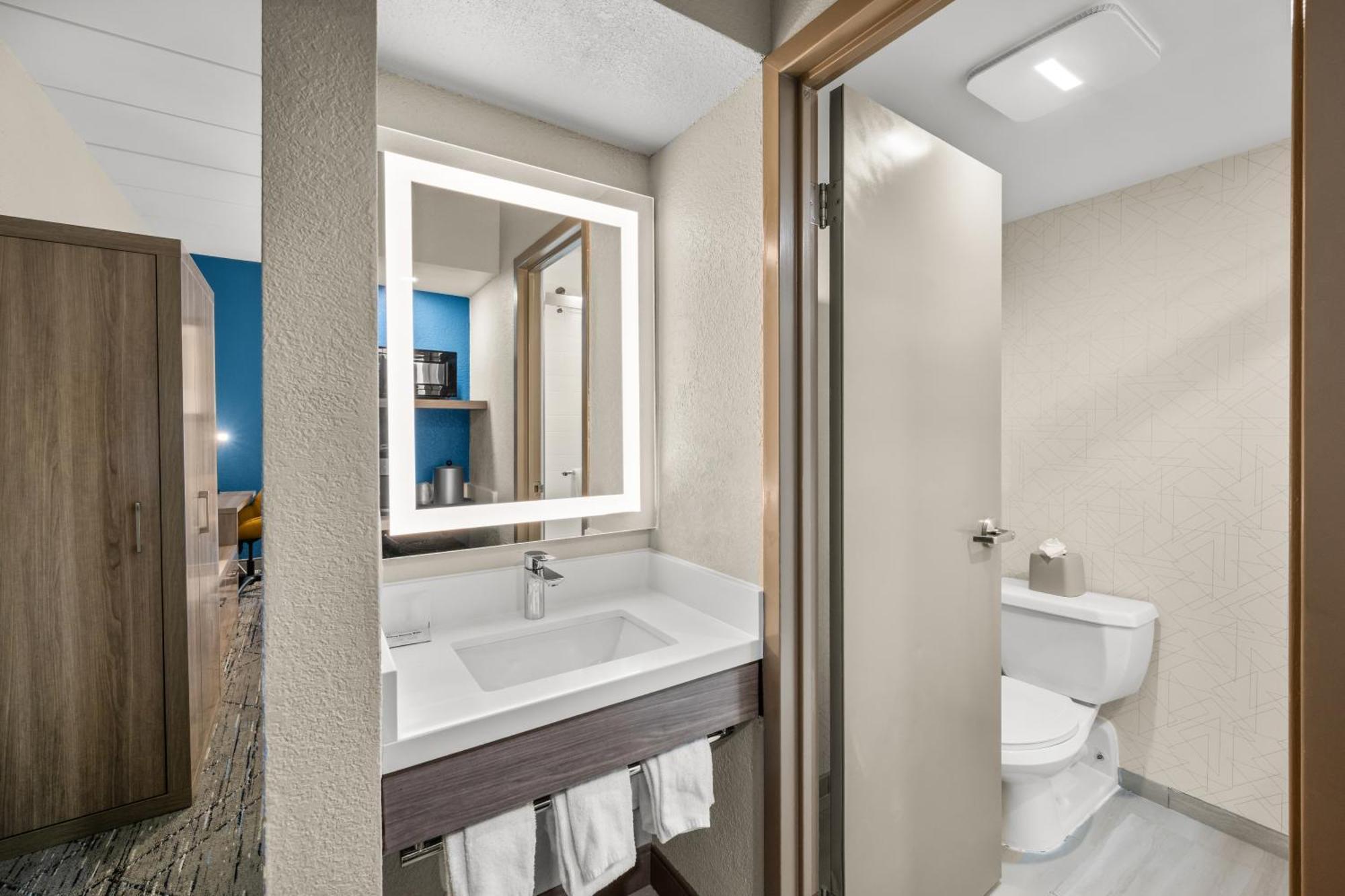 Holiday Inn Express Boston North-Woburn By Ihg Екстериор снимка