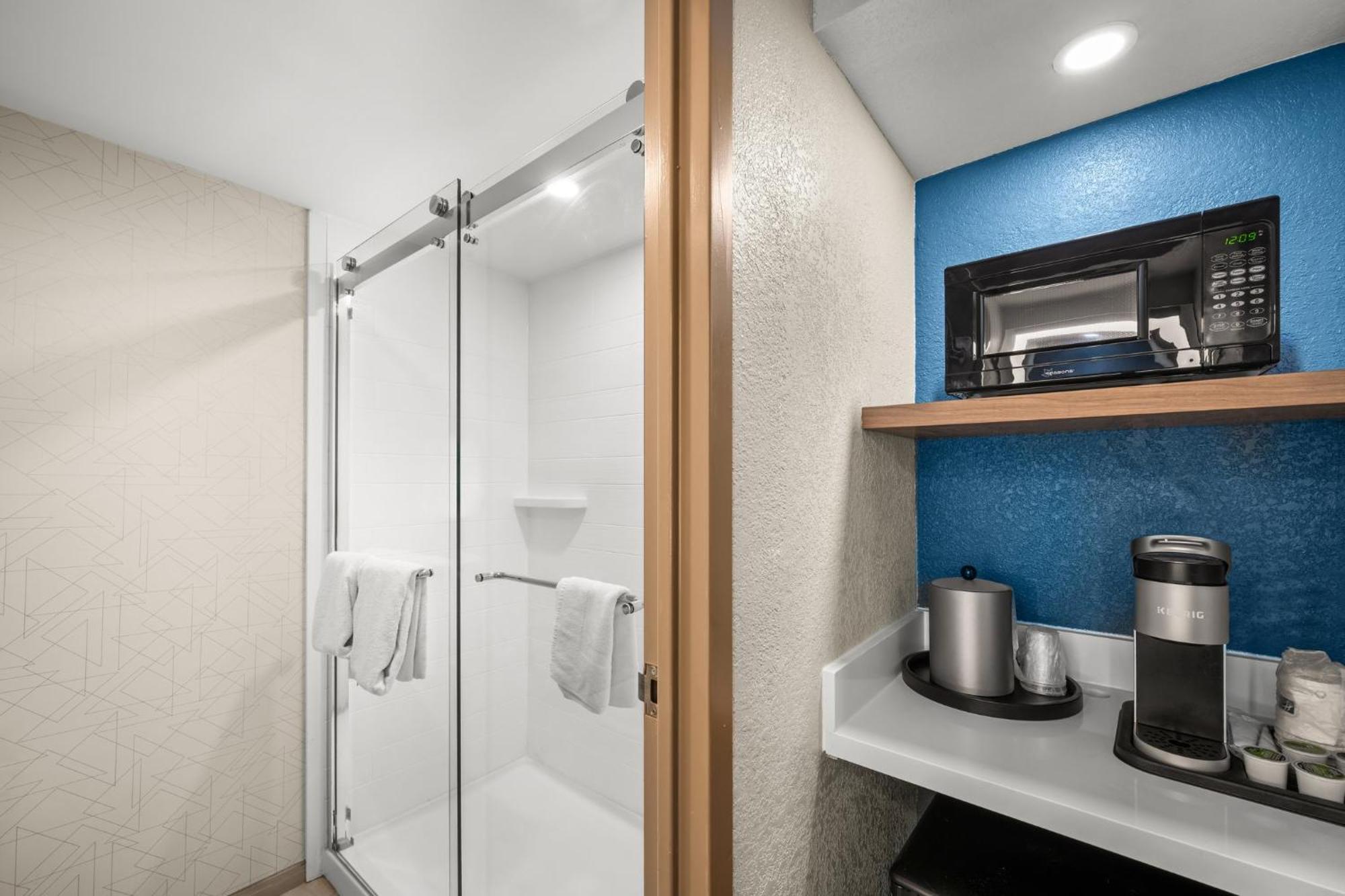 Holiday Inn Express Boston North-Woburn By Ihg Екстериор снимка