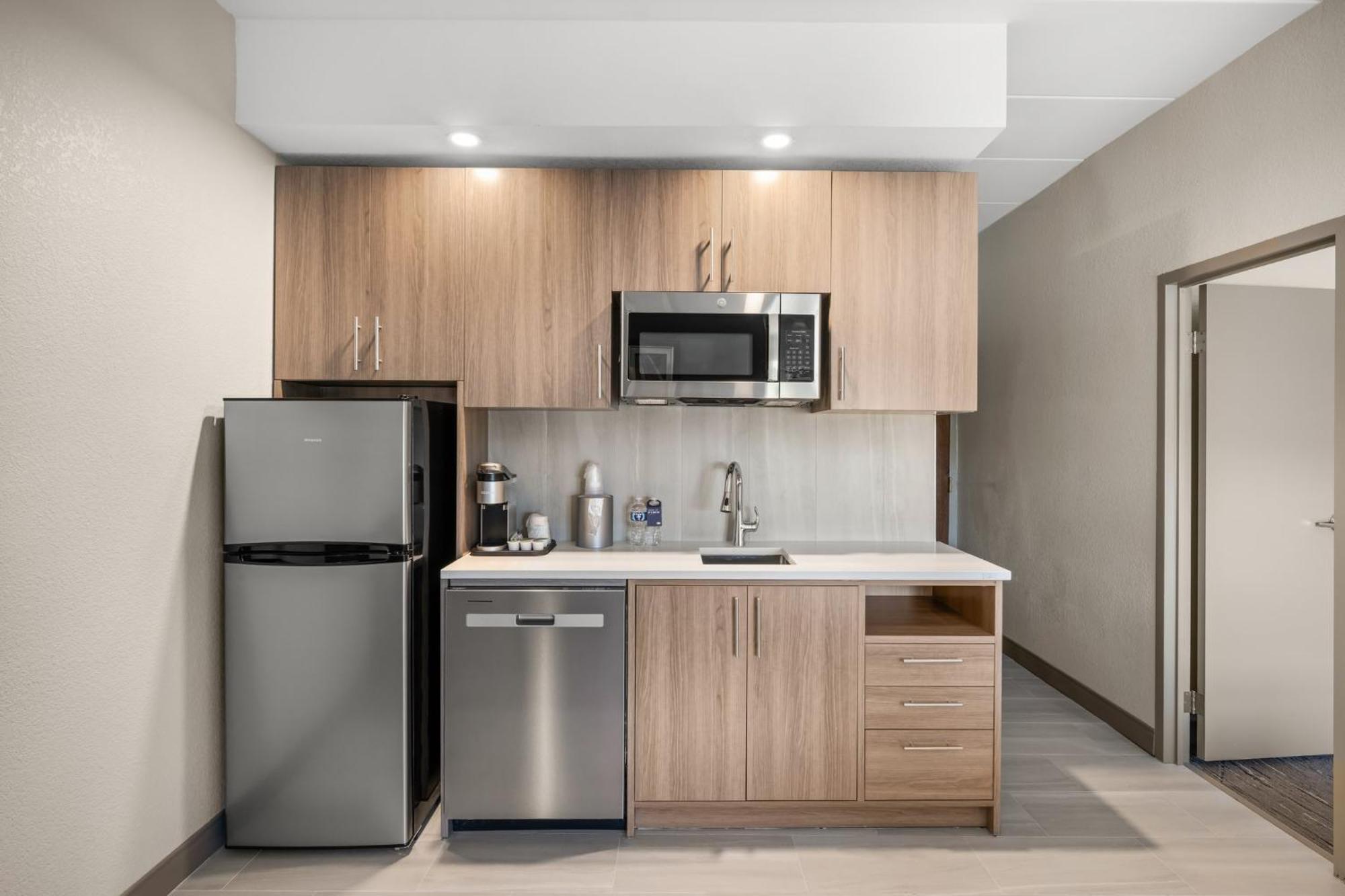 Holiday Inn Express Boston North-Woburn By Ihg Екстериор снимка