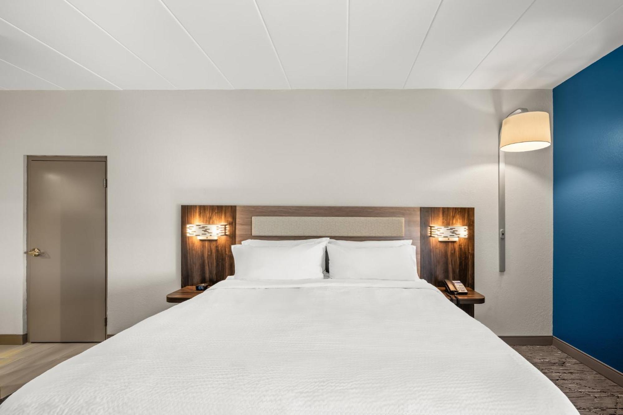 Holiday Inn Express Boston North-Woburn By Ihg Екстериор снимка